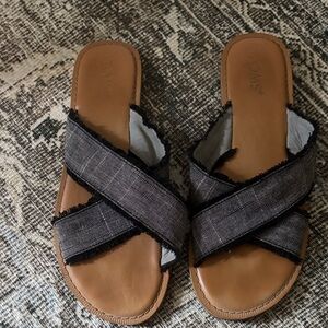 TOMS Women's Charcoal Crisscross Sandals